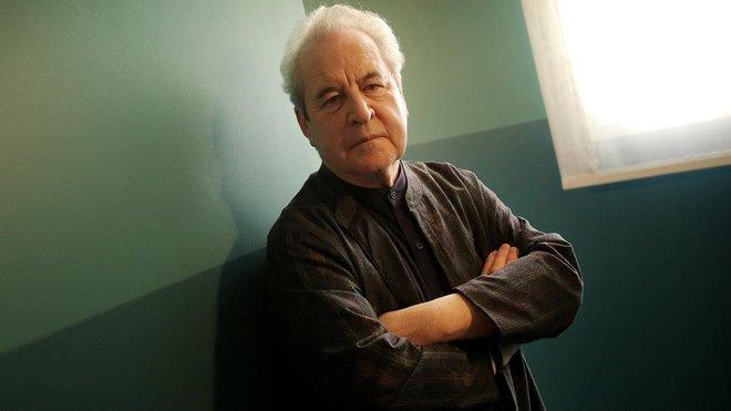 una broma cruel a john banville o un ataque al nobel de literatura