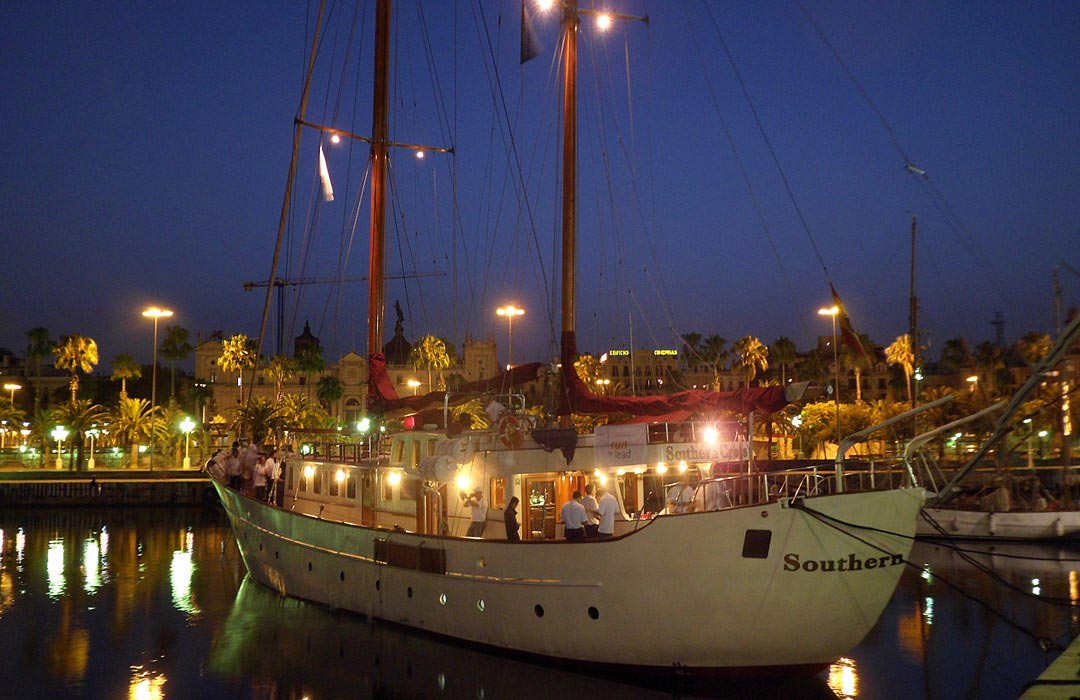 cenas en barco en barcelona las mejores 2