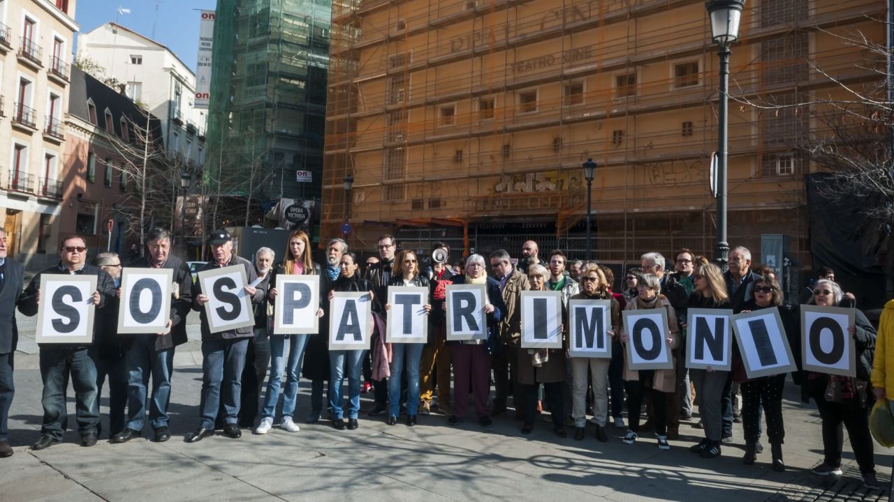 el real cinema presencia una concentracion contra su derribo en opera