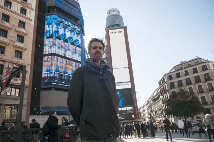 scroll una obra creada a partir de algoritmos de la web de el corte ingles