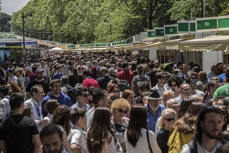 la feria del libro de madrid aplazada hasta octubre