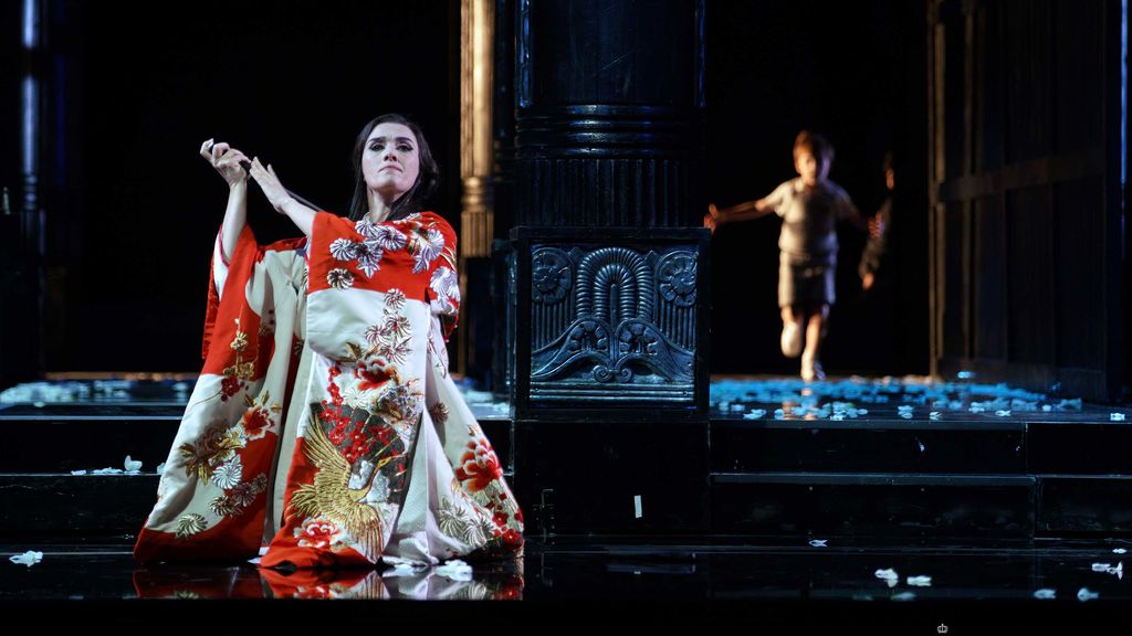 el teatro real ofrecera gratuitamente la traviata y madama butterfly en su plataforma audiovisual